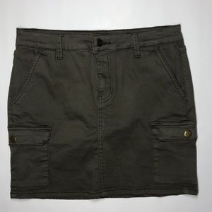 Green cargo skirt